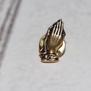 🙏 Gold Jesus Prayer Hands Lapel Pin – .75"  ✨